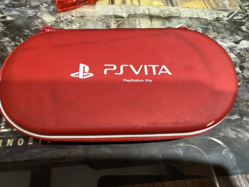 картинка Чехол PS Vita красный HORI неновый. Купить Чехол PS Vita красный HORI неновый в магазине 66game.ru