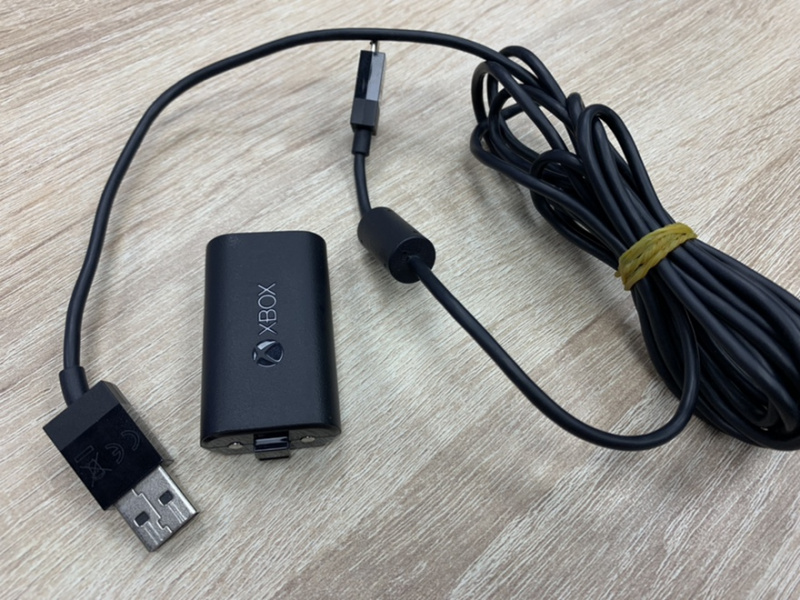 картинка Аккумулятор + зарядка Xbox One (Original) USED. Купить Аккумулятор + зарядка Xbox One (Original) USED в магазине 66game.ru