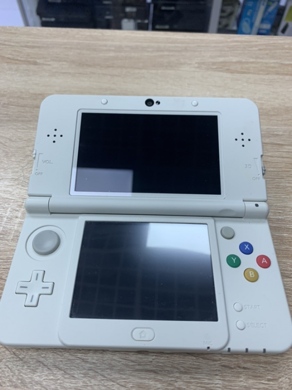 New Nintendo 3DS White + 32 Gb (Игры) [USED]. Купить New Nintendo 3DS White + 32 Gb (Игры) [USED] в магазине 66game.ru