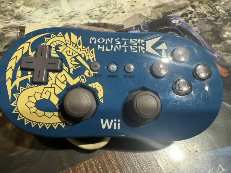 картинка Wii Controller Classic Monster Hunter USED. Купить Wii Controller Classic Monster Hunter USED в магазине 66game.ru