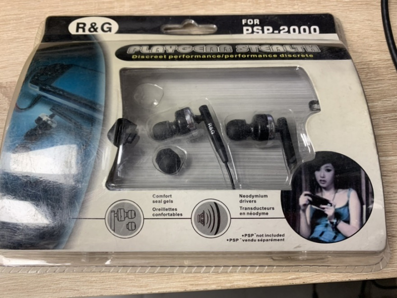 картинка Наушники для PSP 2000-3000 R&G. Купить Наушники для PSP 2000-3000 R&G в магазине 66game.ru