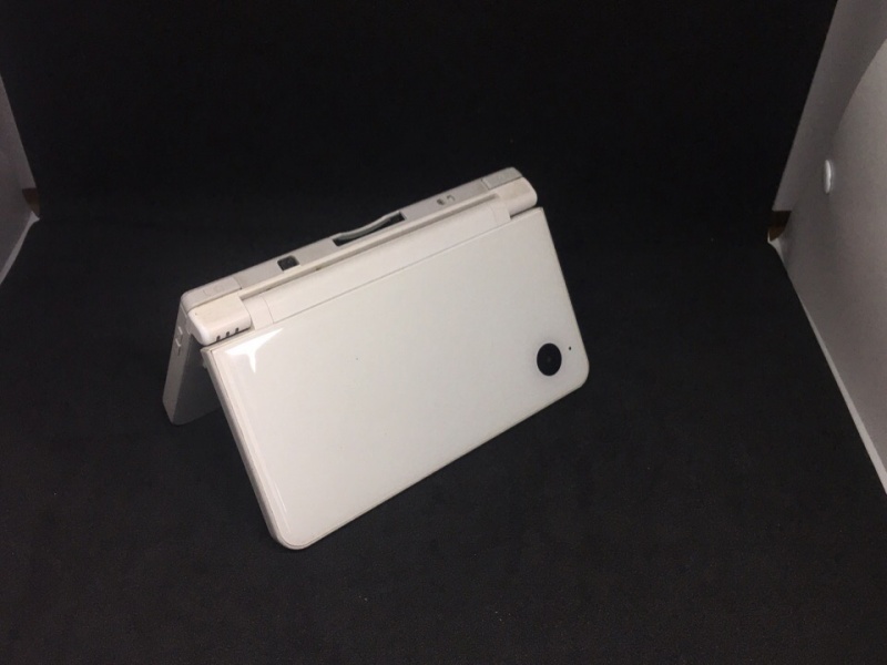 Nintendo DSi White (USED). Купить Nintendo DSi White (USED) в магазине 66game.ru