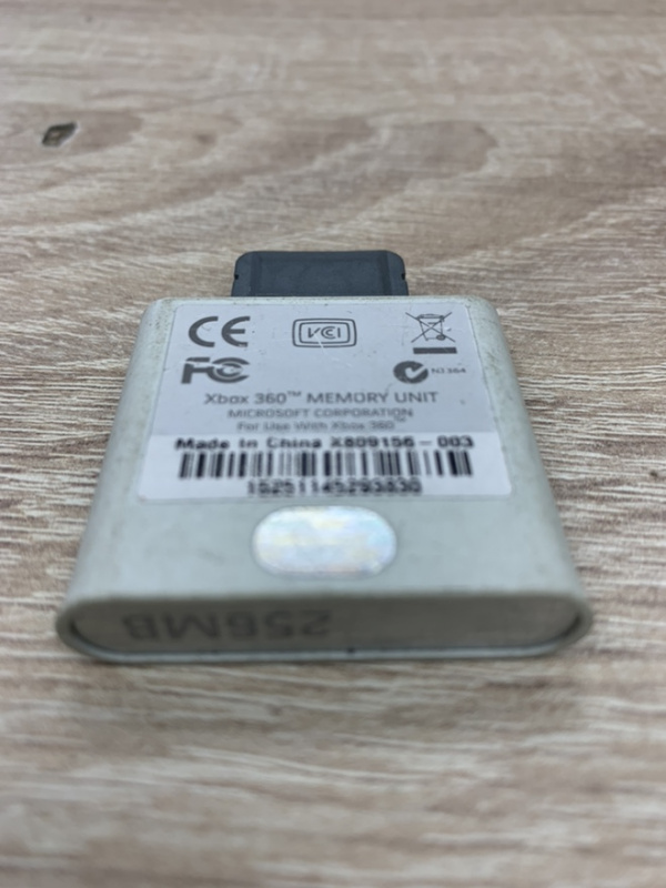 картинка Оригинальная ретро память для XBOX 360 256 MB!!!. Купить Оригинальная ретро память для XBOX 360 256 MB!!! в магазине 66game.ru