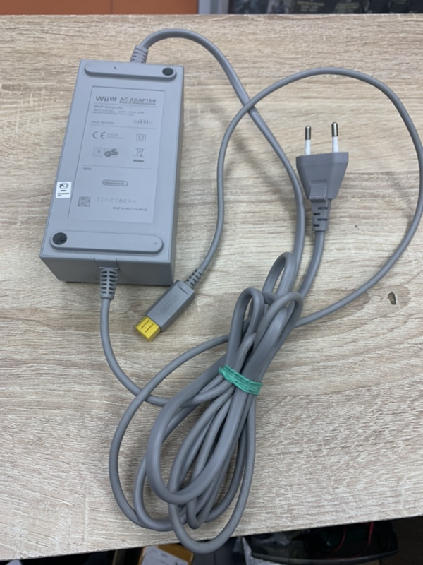 картинка Сетевой адаптер 220V Wii U оригинал б/у. Купить Сетевой адаптер 220V Wii U оригинал б/у в магазине 66game.ru