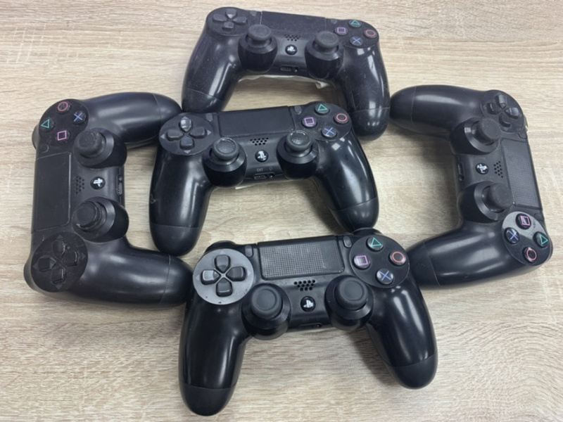 картинка лот геймпадов PS4 на разбор от магазина 66game.ru