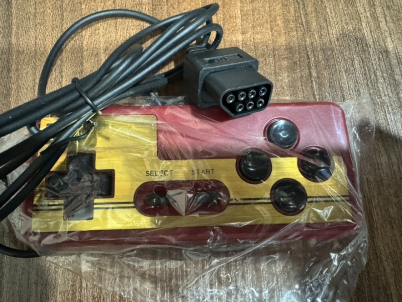 картинка Геймпад для оригинальной NES. Купить Геймпад для оригинальной NES в магазине 66game.ru