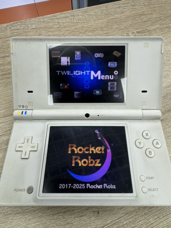 Nintendo DSi Twilight Menu (USED). Купить Nintendo DSi Twilight Menu (USED) в магазине 66game.ru