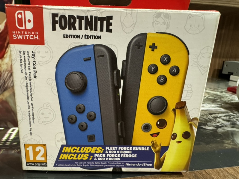 картинка Два контроллера Joy-Con (в стиле Fortnite). Купить Два контроллера Joy-Con (в стиле Fortnite) в магазине 66game.ru