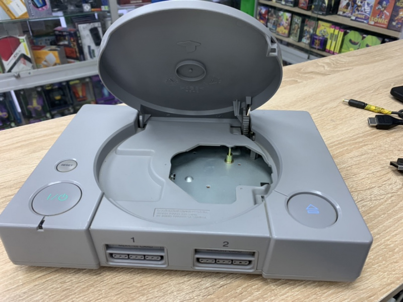 картинка Корпус + плата+блок питания PS1 FAT на разбор от магазина 66game.ru