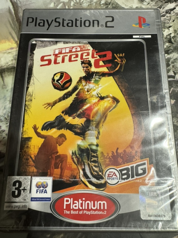картинка FIFA Street 2 [PS2] НОВАЯ!. Купить FIFA Street 2 [PS2] НОВАЯ! в магазине 66game.ru