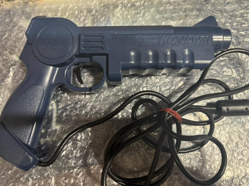 картинка Пистолет Konami SLPH-00014. Купить Пистолет Konami SLPH-00014 в магазине 66game.ru