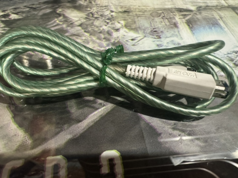 картинка Official Nintendo Game Boy Game Link 2 Player Cable MGD-008. Купить Official Nintendo Game Boy Game Link 2 Player Cable MGD-008 в магазине 66game.ru
