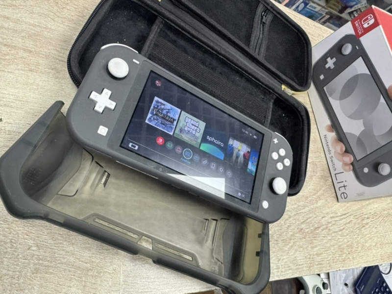 Nintendo Switch Lite (Серый)  Hwfly+256GB игры USED !!. Купить Nintendo Switch Lite (Серый)  Hwfly+256GB игры USED !! в магазине 66game.ru