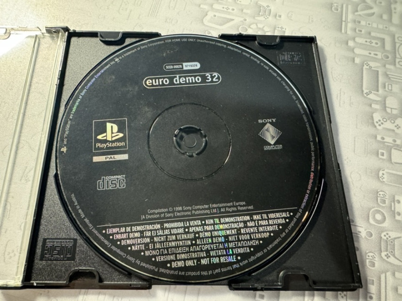 картинка Demo Disc 32 original [PS1, английская версия] USED от магазина 66game.ru