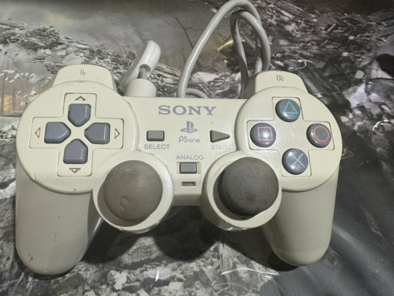 картинка Оригинальный геймпад PS 2 на разбор от магазина 66game.ru