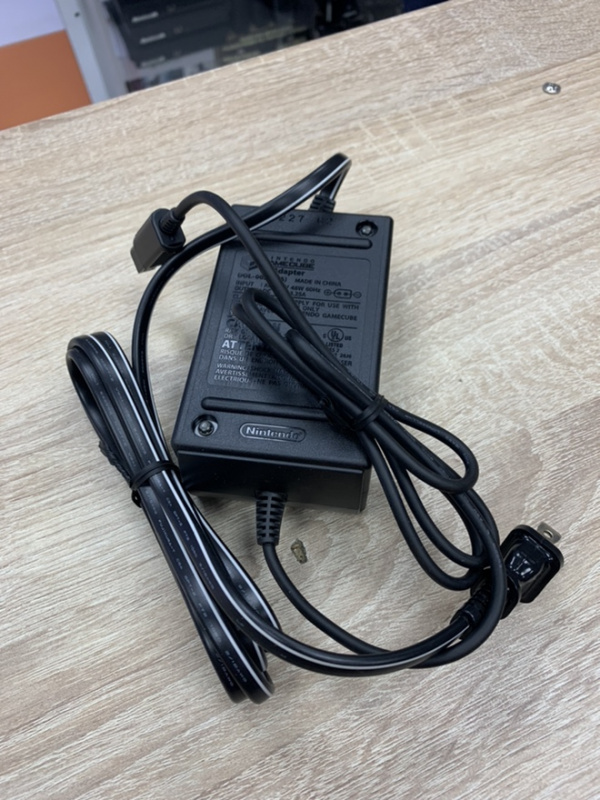 картинка Блок питания для GameCube 110 вольт DOL-002 оригинал. Купить Блок питания для GameCube 110 вольт DOL-002 оригинал в магазине 66game.ru