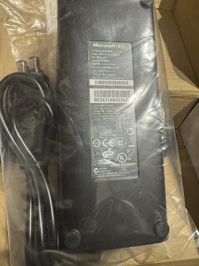 картинка Блок питания для Xbox 360 Slim (AC Adapter 220V) (Original). Купить Блок питания для Xbox 360 Slim (AC Adapter 220V) (Original) в магазине 66game.ru