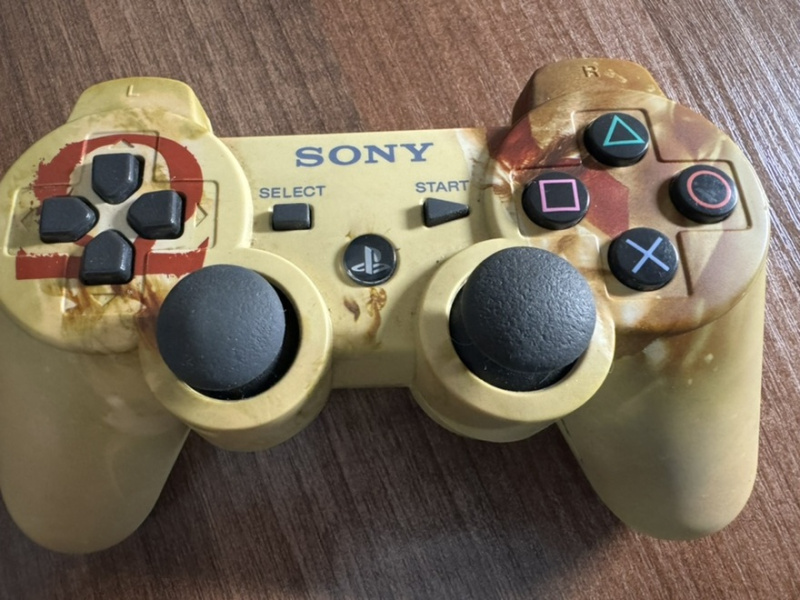 картинка Геймпад Dualshock 3 God of War для PS3 (Original) USED. Купить Геймпад Dualshock 3 God of War для PS3 (Original) USED в магазине 66game.ru