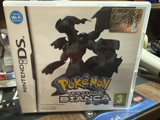 картинка Pokemon White [NDS] Оригинал ITA. Купить Pokemon White [NDS] Оригинал ITA в магазине 66game.ru