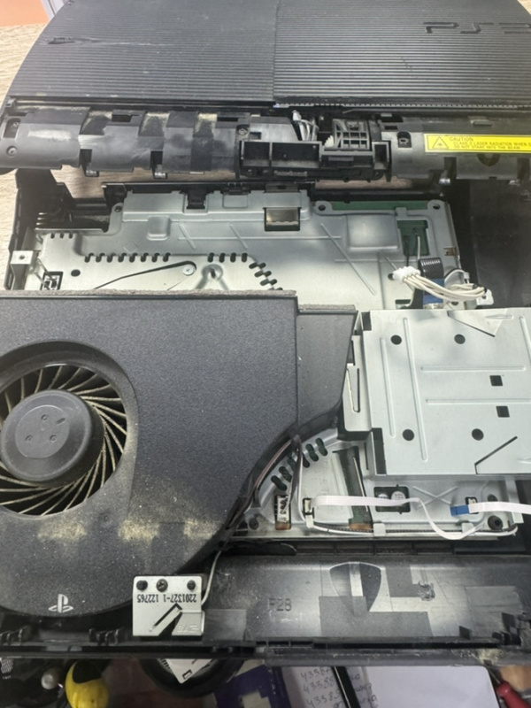 Останки PS3 Super Slim б/у