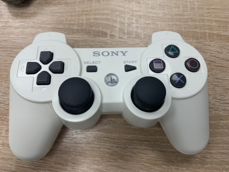 картинка Геймпад Dualshock 3 White для PS3 (Original) USED. Купить Геймпад Dualshock 3 White для PS3 (Original) USED в магазине 66game.ru