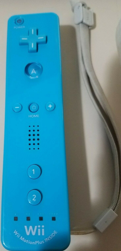 картинка Wii Remote (голубой) с Motion Plus оригинал RVL-036 USED. Купить Wii Remote (голубой) с Motion Plus оригинал RVL-036 USED в магазине 66game.ru