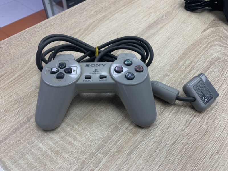 картинка Джойстик для PS One (PSX) оригинал серый. Купить Джойстик для PS One (PSX) оригинал серый в магазине 66game.ru