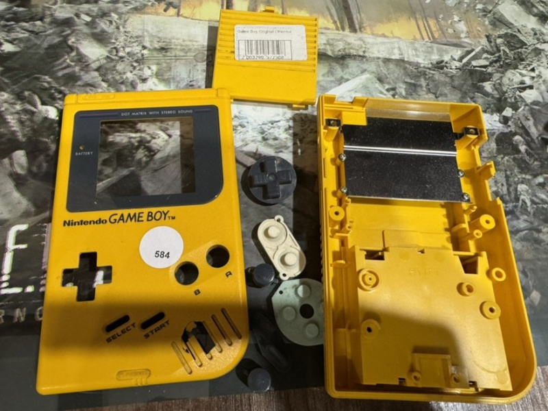 картинка Корпус от Game Boy DMG 001 жёлтый от магазина 66game.ru