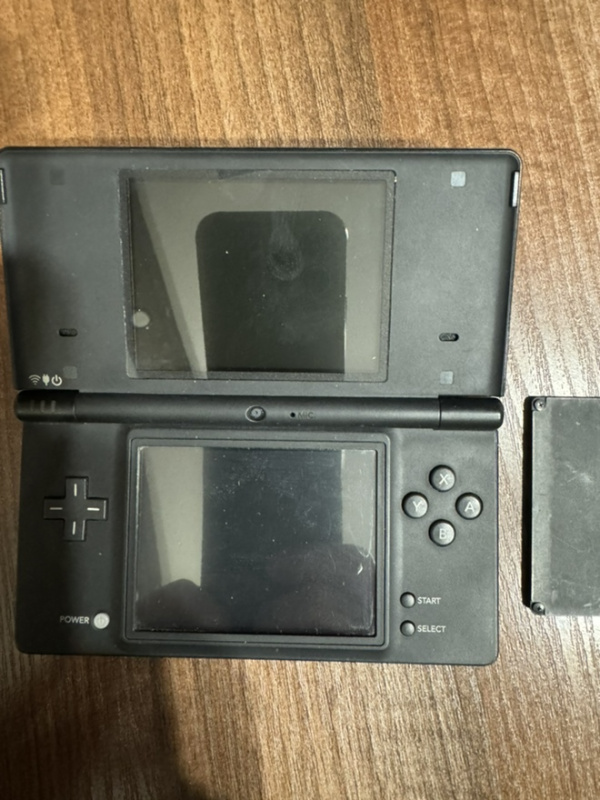 картинка Nintendo DSi на разбор неисправна от магазина 66game.ru