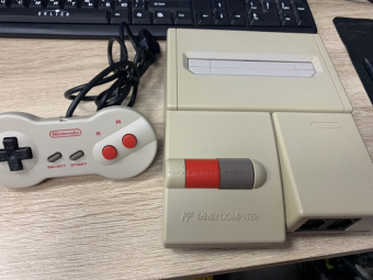 Nintendo Famicom - AV Famicom model HVC-101 1