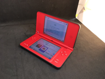 Nintendo DSi XL Super Mario Bros. 25th Anniversary 5