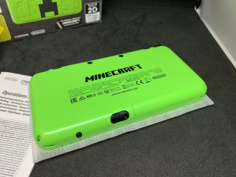 New Nintendo 2DS XL Minecraft Edition 4
