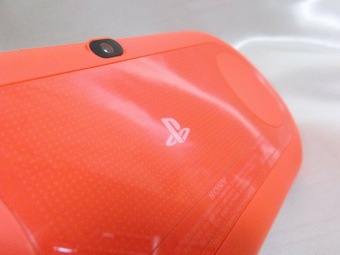 PS Vita Slim 2000 Wi-Fi White (неоновый оранжевый  3