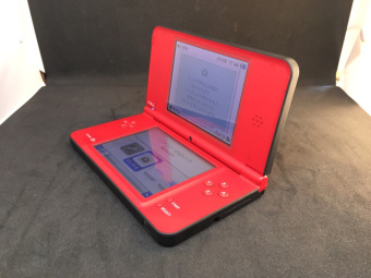 Nintendo DSi XL Super Mario Bros. 25th Anniversary 4