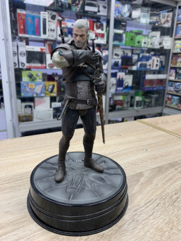 Фигурка Ведьмак 3 Дикая Охота Геральт 20.5 см