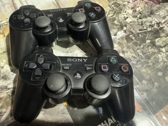 Лот оригинальных геймпадов PS3