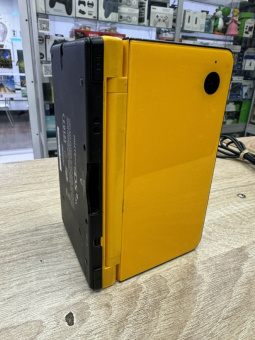 Nintendo DSi XL Twilight Menu Yellow  (USED) 2