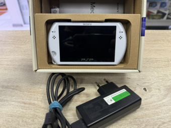 PSP GO Белая + Игры USED