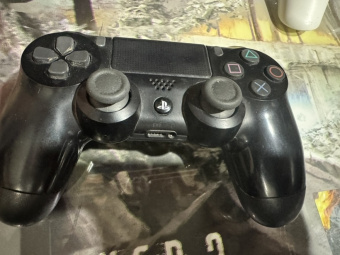 Оригинальный геймпад PS4 на разбор