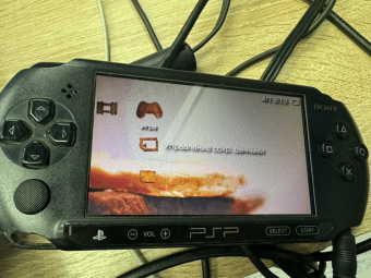 PSP E 100X на разбор чёрная исправная !