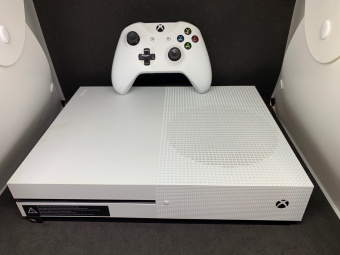 Xbox One S White 500 Gb [USED] 1