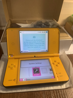 Nintendo DSi XL Желтая  [NEW] REF